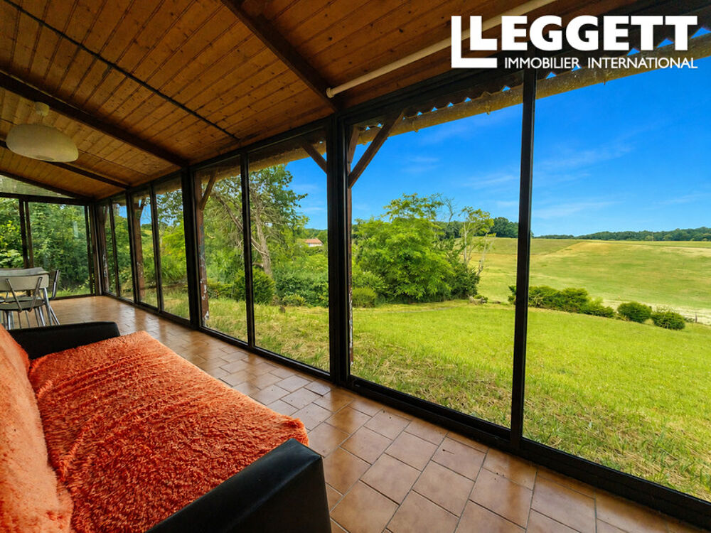 Petite maison à rénover avec beau terrain et joli point de vue