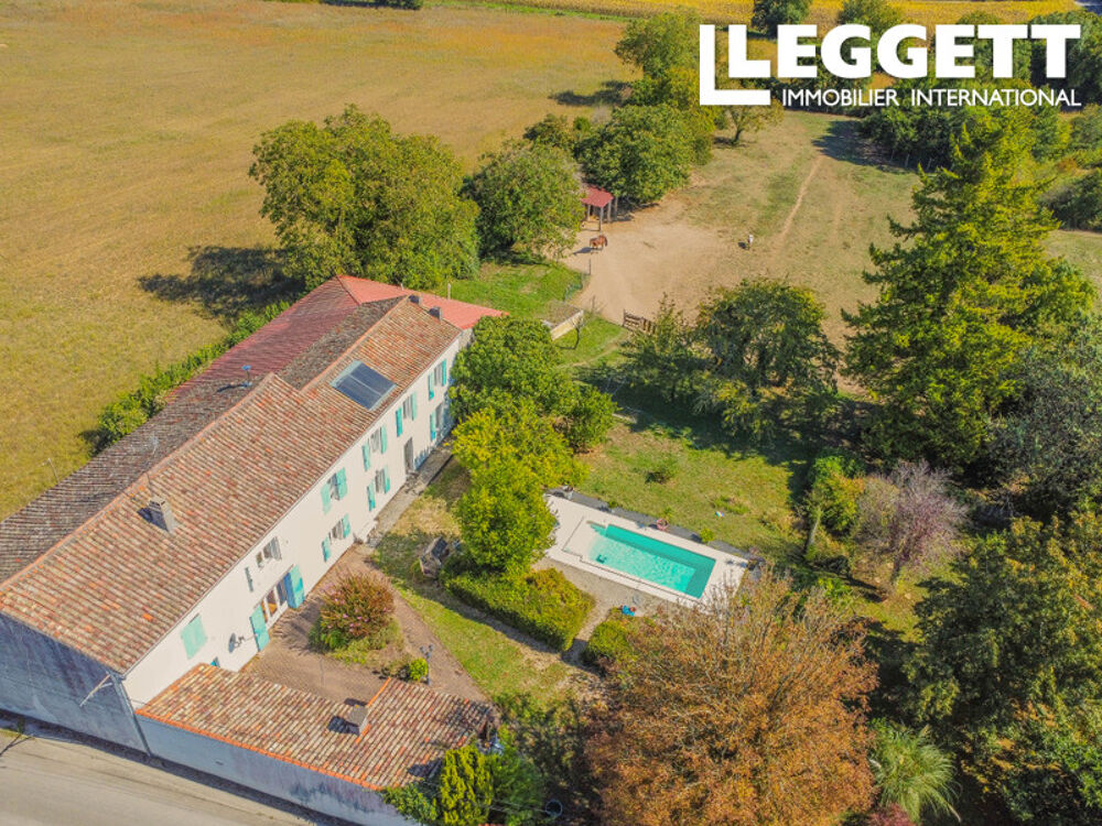 Vente Maison Belle propriété avec dépendances sur grand terrain avec piscine et box chevaux AngoulÊme