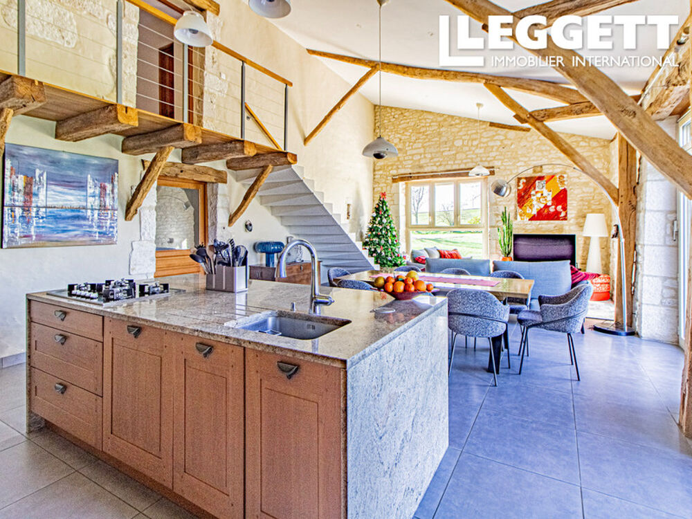 Vente Maison Superbe propriété rénovée avec piscine, vues et 1,8 ha près de Montpezat-de-Quercy Montpezat-de-quercy