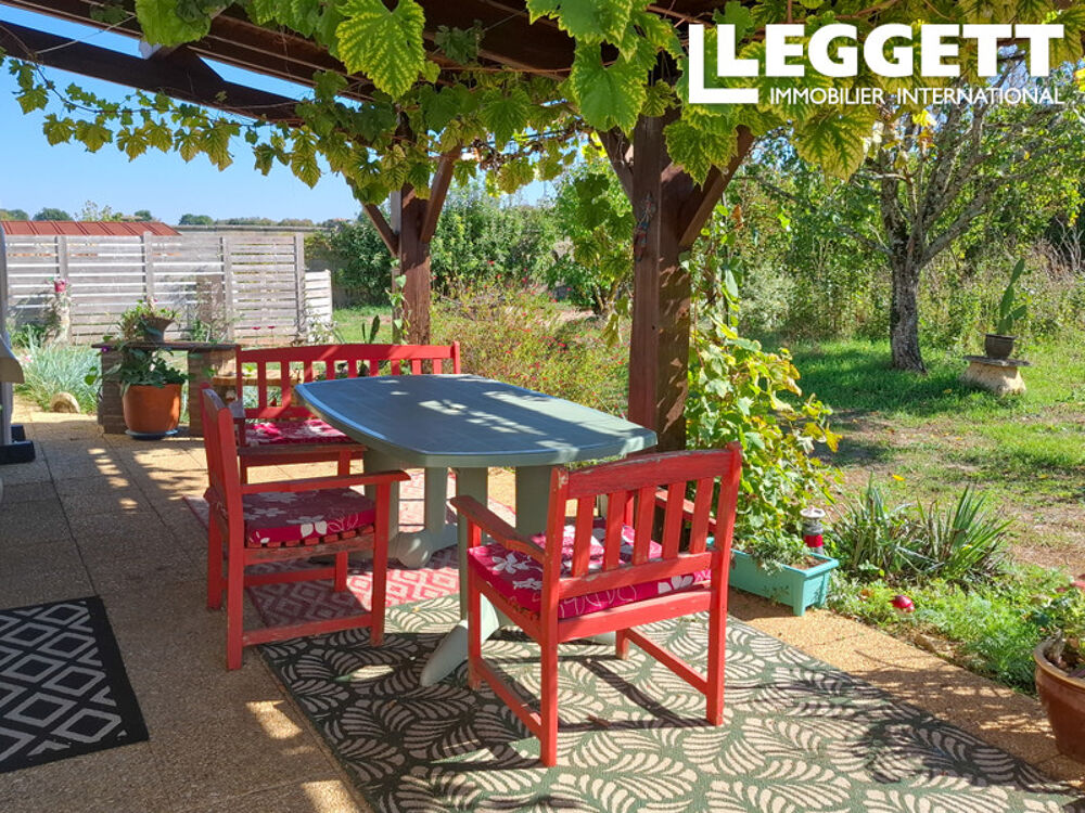Vente Maison Spacieux pavillon de plain-pied avec 4 chambres, proche de Sauzé-Vaussais et Civray<br /> Limalonges