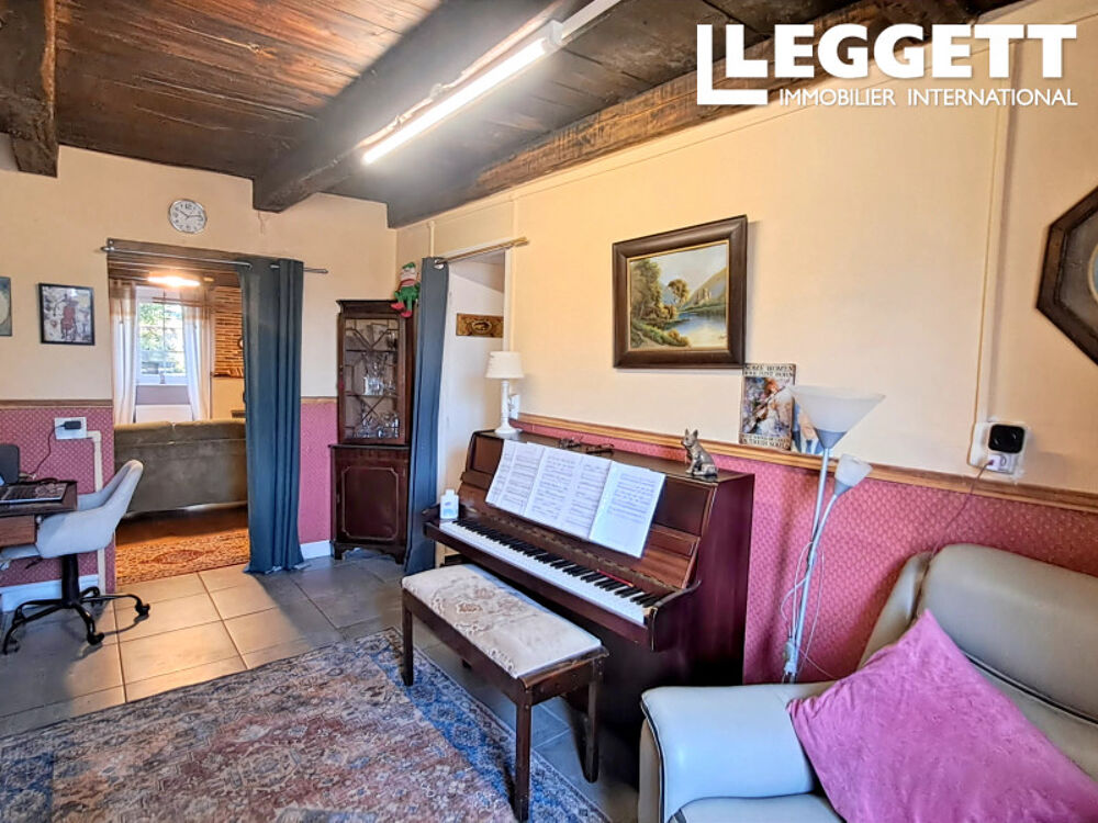 Vente Maison Charmante propriété de 2 chambres dans le village de Cussac. À distance de marche de toutes les commodités. Cussac