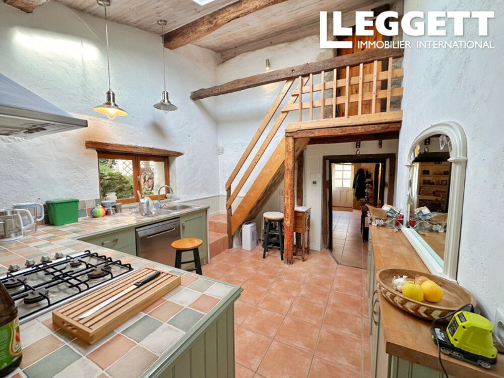 Vente Maison Jolie maison de  caractère avec 3 ch. et grand jardin. Dans un village très recherché, proche d'Aubeterre. Bonnes