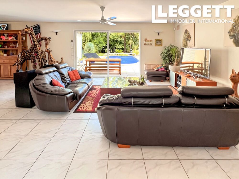 Vente Maison Plain-pied d'exception de 253 m² avec piscine, home cinéma, pool-house et parc arboré de 1 957 m². MagnÉ