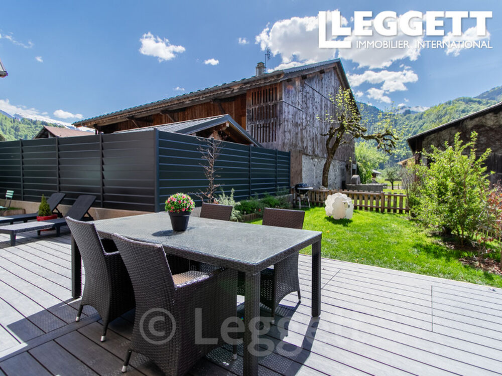 Vente Maison Ferme comprenant un appartement rénové au rez-de-chaussée et une grange avec potentiel d?aménagement, Samoëns SamoËns