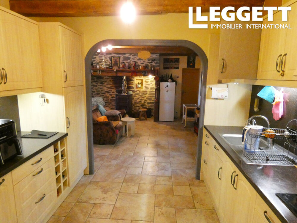 Vente Maison Au calme. Maison moderne, lumineuse et spacieuse. Véranda, terrasse, 2 puits, verger et vue exceptionnelle. Chalvignac
