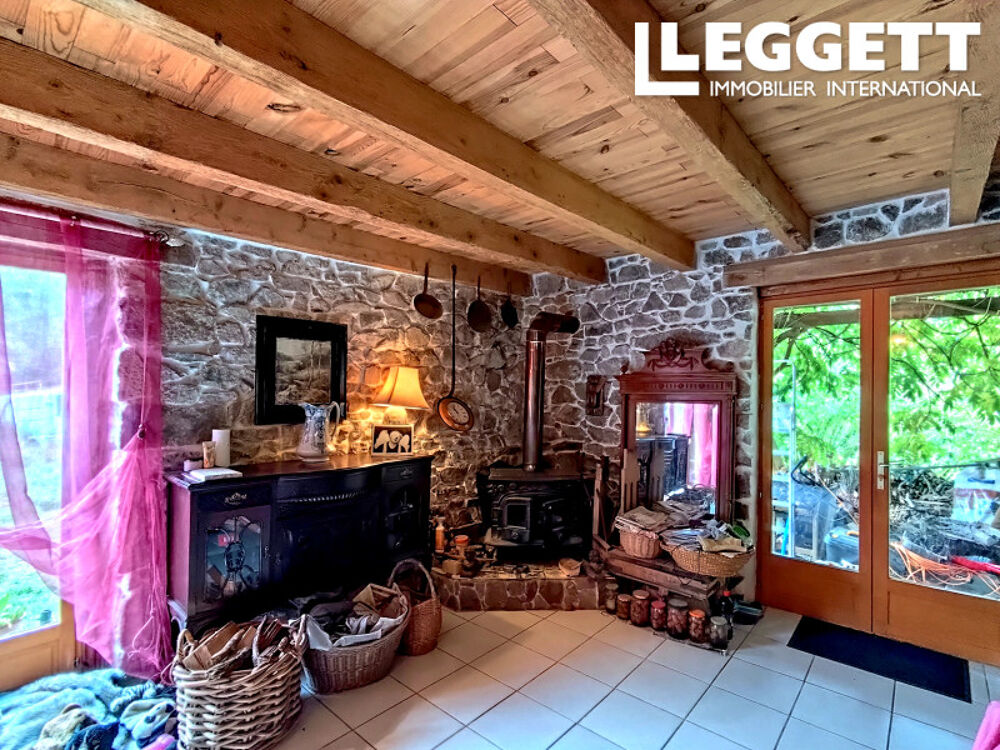 Vente Maison Maison de caractère rénovée. Vaste terrain bucolique de 9000 m² et cadre naturel préservé en bord de rivière. ChÂteau-sur-cher