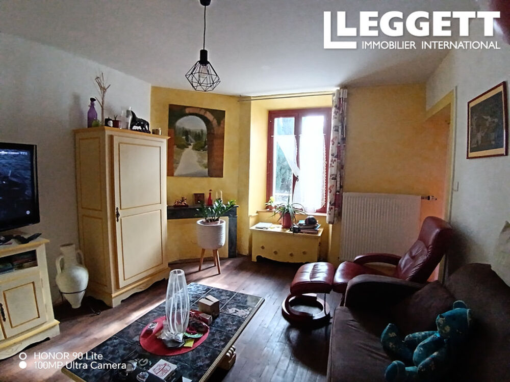 Maison individuelle de 3 chambres sur deux niveaux avec efficacité énergétique supérieure et atelier artisanal