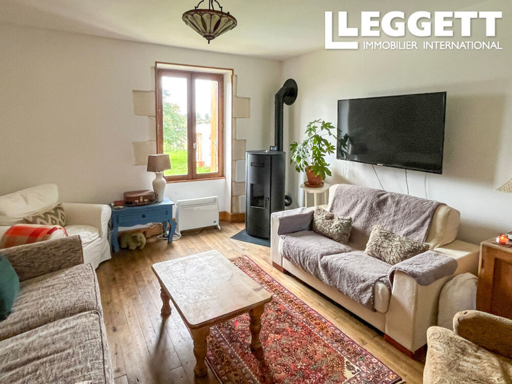 Vente Maison Charmante maison individuelle de 4 chambres avec piscine, au c?ur d?un joli village Pleuville