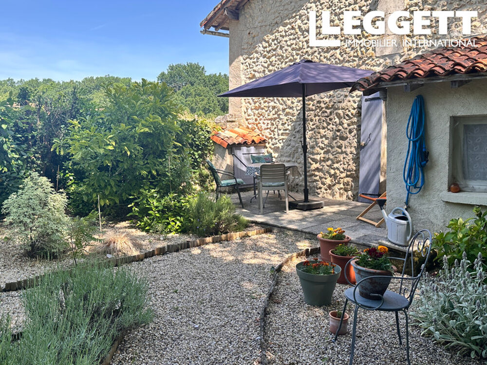 Charmante maison de 2 chambres nichée dans un hameau tranquille avec de jolis jardins et parking hors voirie
