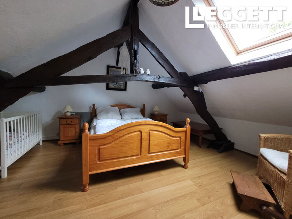 Vente Maison Belle longère dans un hameau isolé, mais proche des commodités pour une belle vie à la campagne. RÂnes