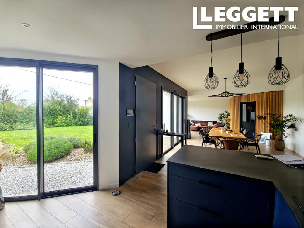 La Garnache ? Maison plain-pied 2022 RT 2012, 110 m², deux chambres sur terrain paysager clos de 700 m²