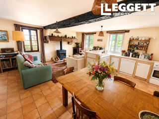 Vente Maison Magnifique maison de ferme en pierre de 4 chambres avec terrasse, piscine chauffée et vue sur la campagne. Miramont-de-guyenne