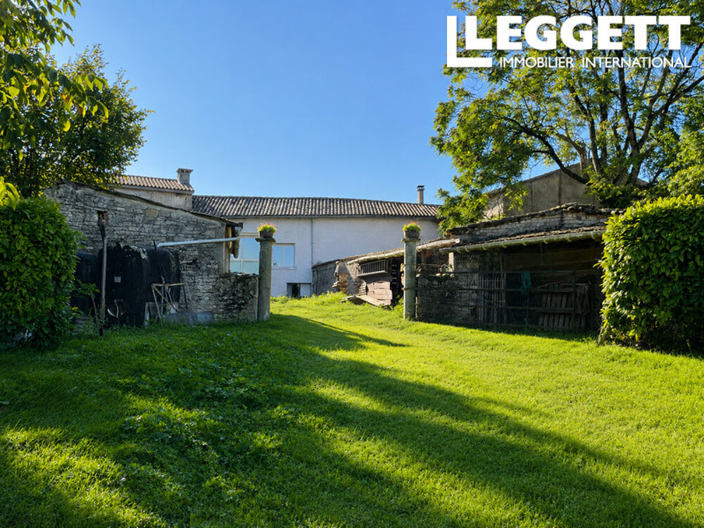 Vente Maison Propriété au rez-de-chaussée, avec trois chambres, deux vérandas, grand jardin et vue. Saint-amant-de-boixe