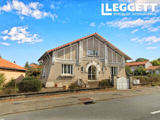 Maison 11 pièces 176 m² · à Confolens · 176 m² · 162 000 €