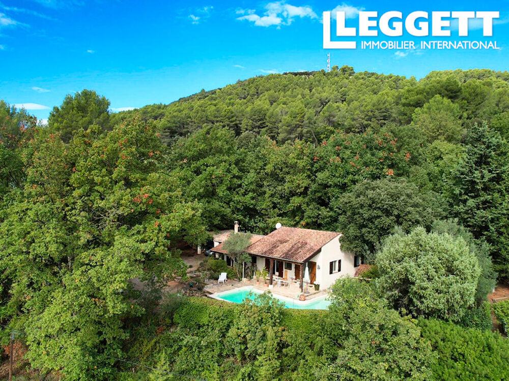 Vente Maison Maison de plain-pied de 111 m² avec 3 chambres et piscine. 3 083 m² de terrain en zone UC (emprise de 20%) Salernes