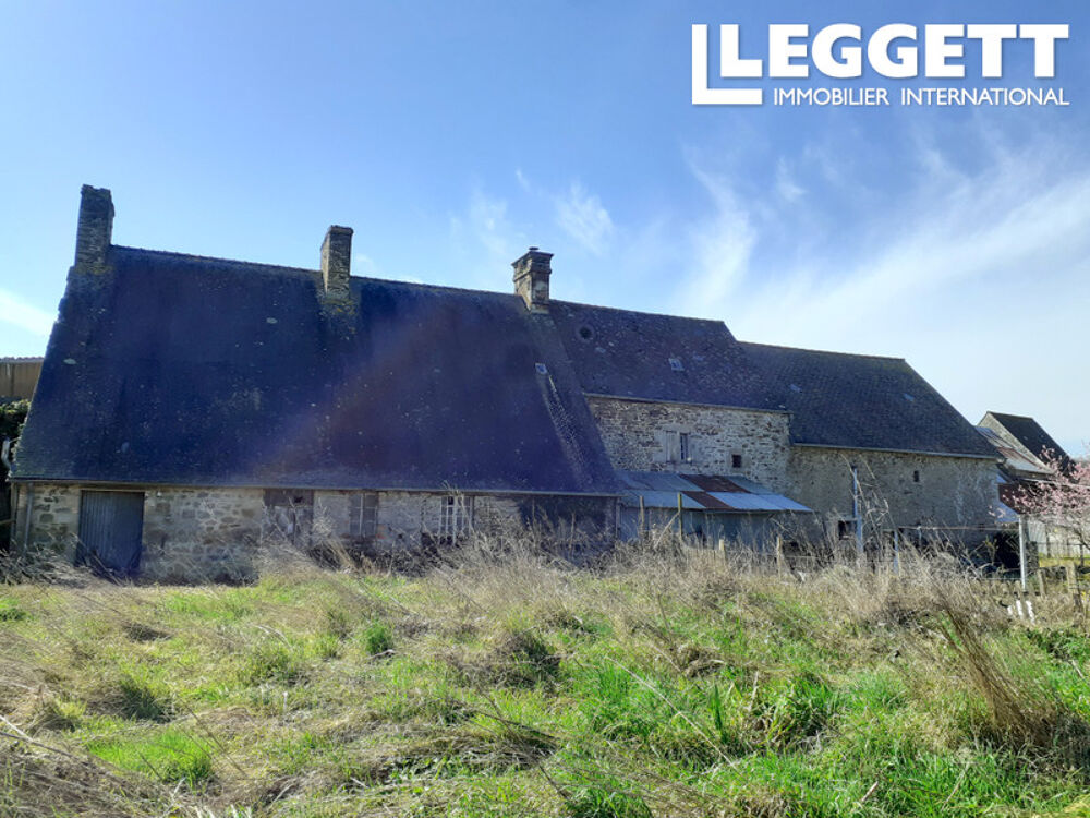 Belle longère mitoyenne avec bâtiment annexe à rénover, sise dans un hameau tranquille à 15 km du Mt St-Michel