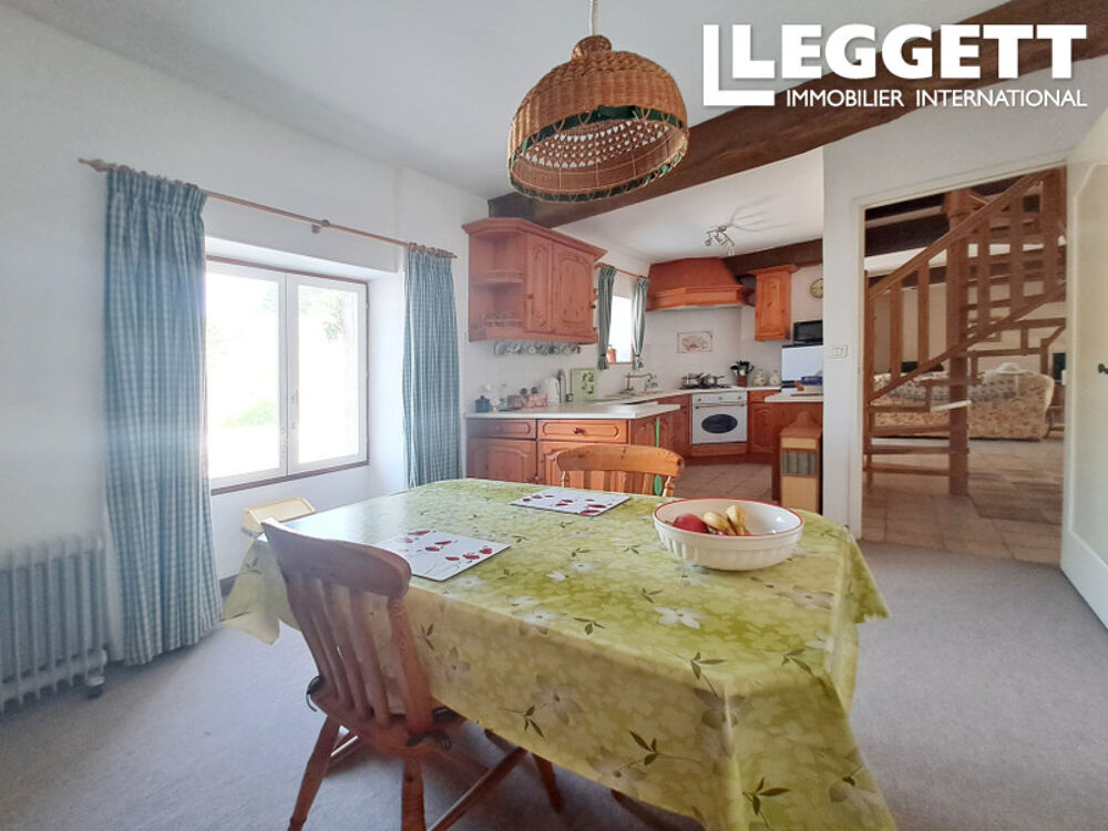 Vente Maison Maison de caractère en pierre avec 3/4 chambres, jardin et commodités à pied Paizay-naudouin-embourie