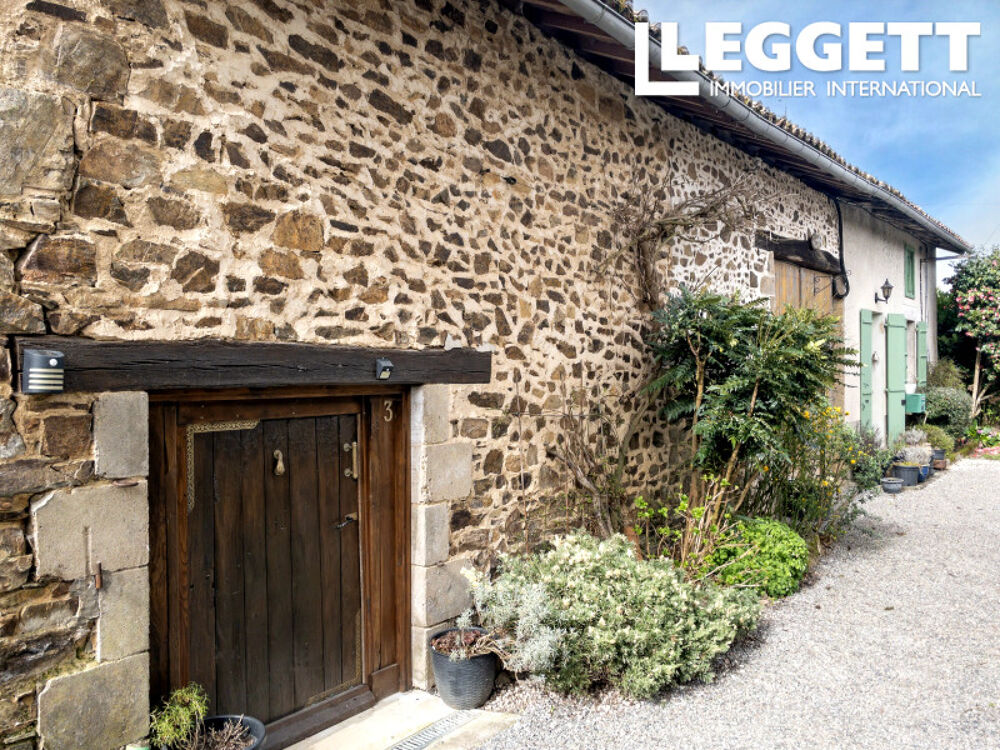 Belle rénovation d?une maison de 4 chambres dans un hameau calme, piscine, dépendance et possibilité de gîte.