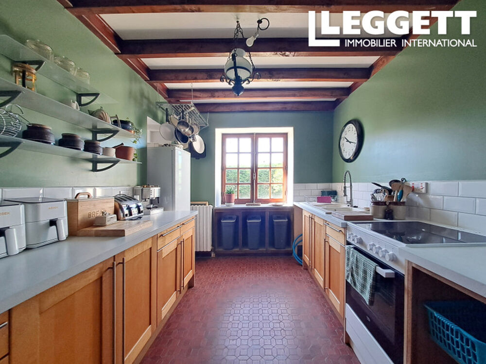 Vente Maison Belle propriété de caractère sur 1,3 ha sans voisins, 6+ chambres et possibilité de division Chef-boutonne