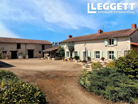   Une propriété pleine de charme, offrant un cadre de vie agréable, de beaux espaces extérieurs et un excellent Maison - 5 pièce(s) - 160 m²