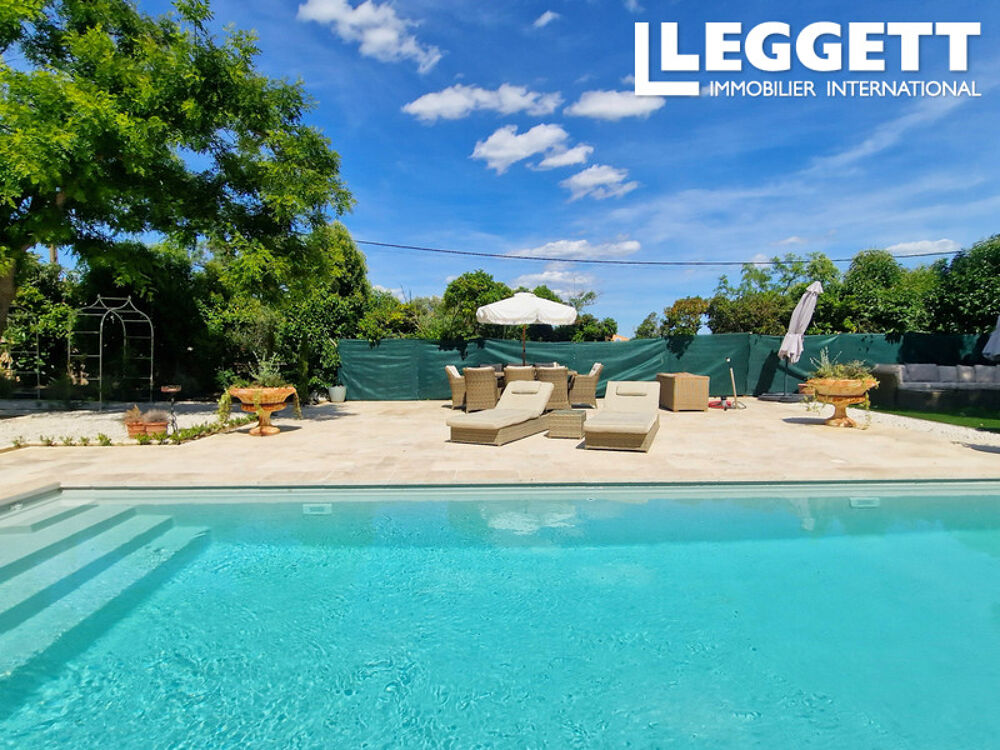 Magnifique propriété élégante de 5 chambres avec une superbe piscine dans un village populaire du Minervois