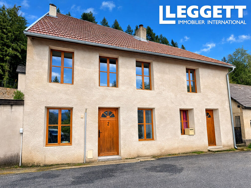 Vente Maison Spacieuse propriété rénovée avec studio indépendant et jardin, située à quelques pas du centre d'Aubusson. Aubusson
