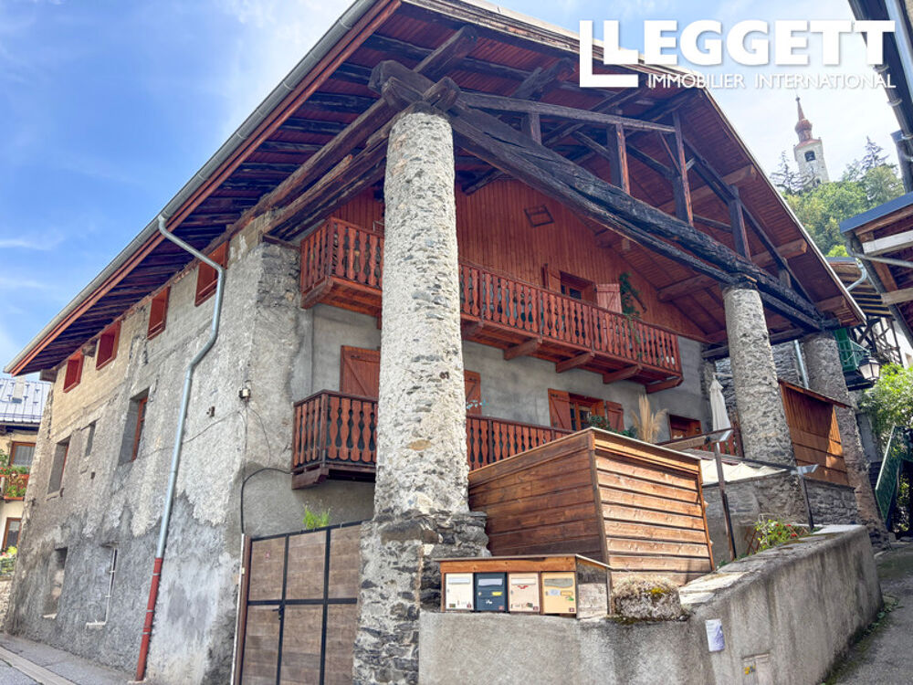 Vente Appartement Un appartement avec deux chambres, deux salles de bain, un WC séparé, un salon, une cuisine et une terrasse Landry