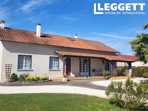   Maison individuelle de 4 chambres, superbement pr�sent�e, avec d�pendances et un jardin joli . Maison - 7 pi�ce(s) - 229 m�