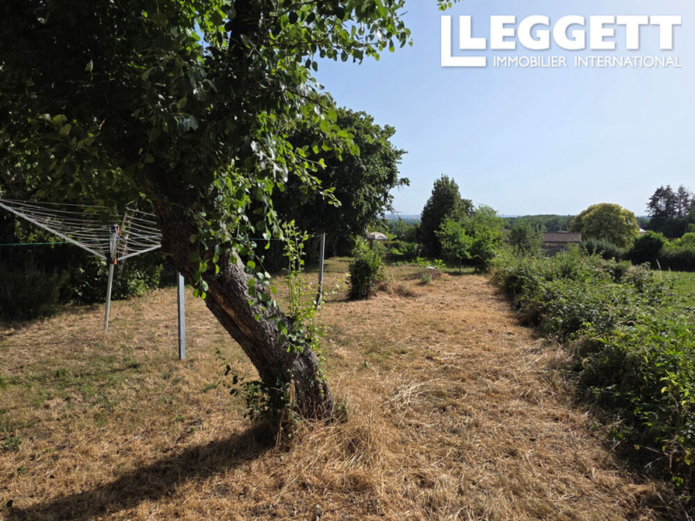Vente Maison Jolie maison en pierres rénovée, avec 3 chambres, grange et jardin, dans le bourg de CHARRAS. Charras