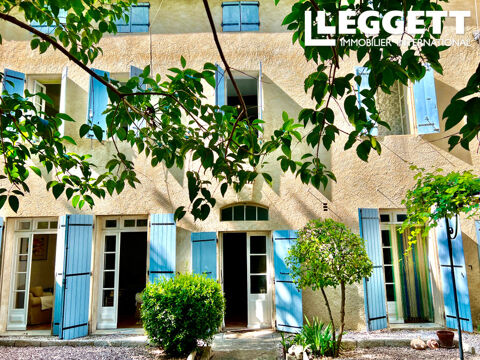   A deux pas du Canal du Midi, belle maison de Maitre du 18me avec grand jardin et terrasse. Ville anime. Maison - 9 pice(s) - 190 m