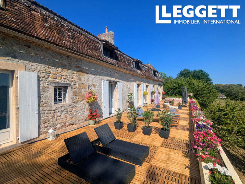 Élégante maison de caractère, vaste terrasse et vues panoramiques, 8 ch. ? idéale pour la vie à la campagne.