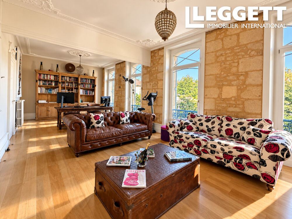 Vente Maison Exceptionnelle maison de ville de prestige, 5 chambres, jardin privé, garage et ascenseur au c?ur de Sarlat Sarlat-la-canÉda