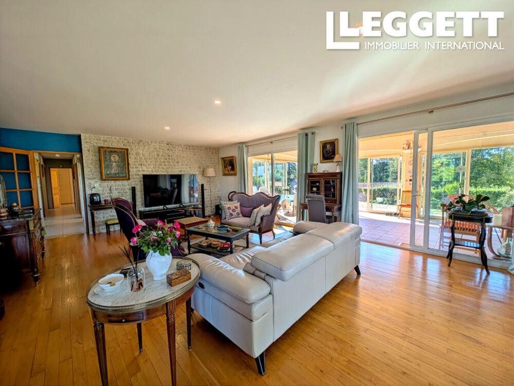 Vente Maison Maison contemporaine avec piscine, garage, de belles vues sur un jardin clos ? 15 min de Jonzac Saint-maigrin