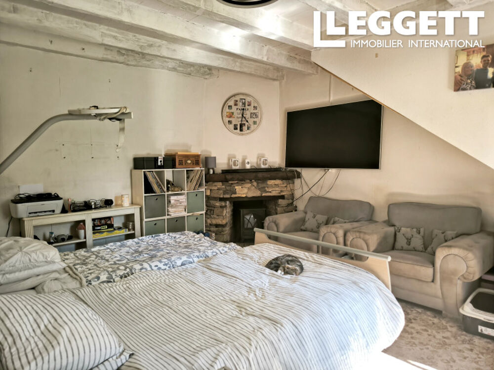 Vente Maison Superbe maison en pierre avec gîte, des dépendances, un terrain & un etang située à la lisière d'un village Val-d'oire-et-gartempe