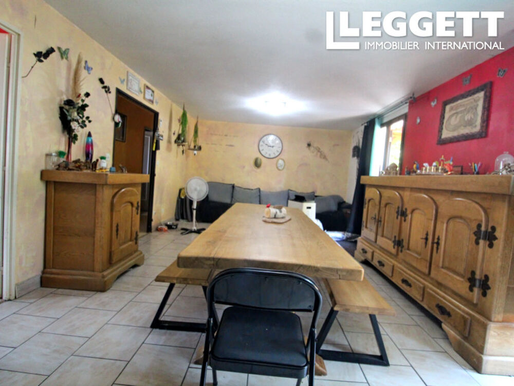 Vente Maison Maison de trois chambres construite en '84, située dans un village calme près de Confolens, avec une belle vue Manot