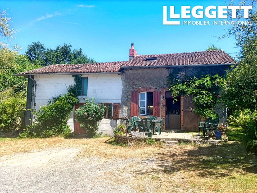 Charmante maison indépendante de 3 chambres située dans un hameau tranquille, avec dépendances et jardin.