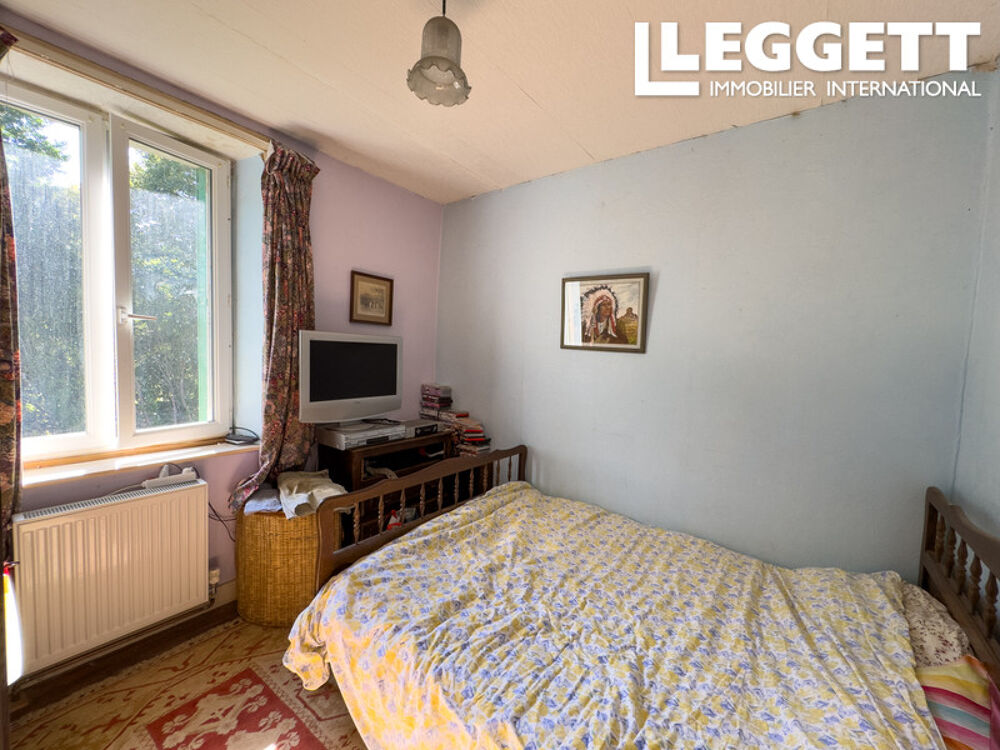 Maison de 4 pièces et 90 m² avec petit jardin, dans le bourg de Dournazac