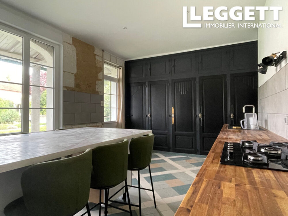 Vente Maison À l'origine une ferme, maintenant une maison à distance de marche des commerces, ecole primaire. Marcillac-lanville
