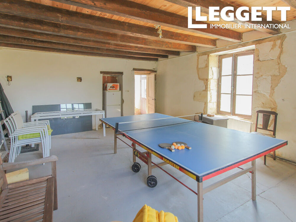 Vente Maison Charmante fermette à 5 chambres sur plus de 8500m² de terrain dans un cadre idyllique à 30 minutes de Poitiers Chalandray