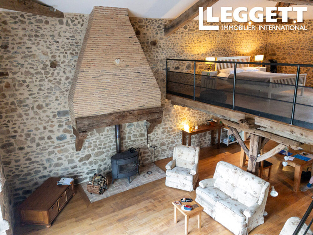 Vente Maison Une grange charentaise rénovée de style loft, pleine de caractère, lumineuse et spacieuse, open space 167 m² Terres-de-haute-charente