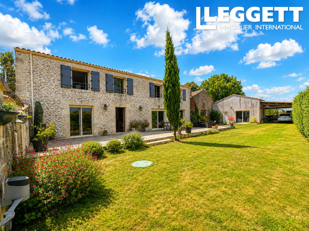 Vente Maison Grande maison charentaise avec maison d'amis, jardin clos, parking et piscine, à  10 minutes des plages. Nieulle-sur-seudre