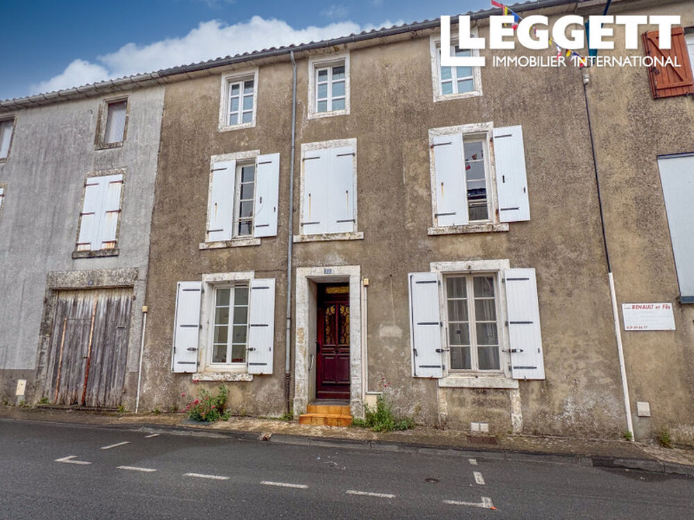 Maison de ville 3 chambres avec cour fermée et fort potentiel d'aménagement