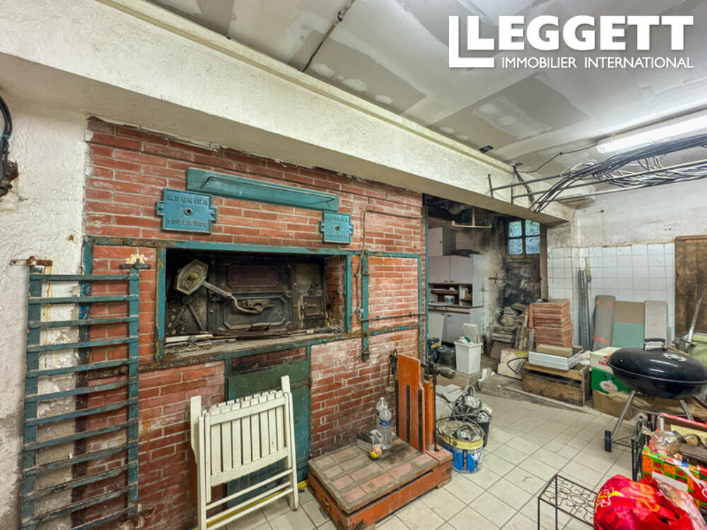 Vente Maison Grande bâtisse quercynoise en pierre sur 4 niveaux à Montcuq avec local commercial et 300 m² à rénover Montcuq-en-quercy-blanc