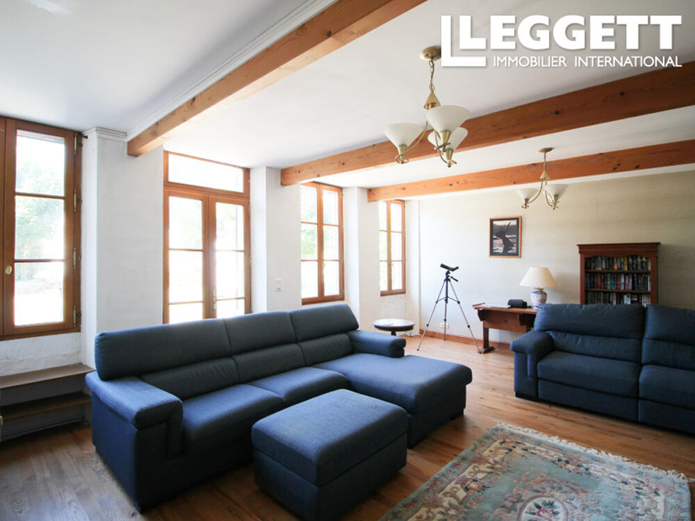 Vente Maison Superbe grange rénovée avec quatre chambres, trois salles de bains, jardin avec vue dégagée et grande grange Chives
