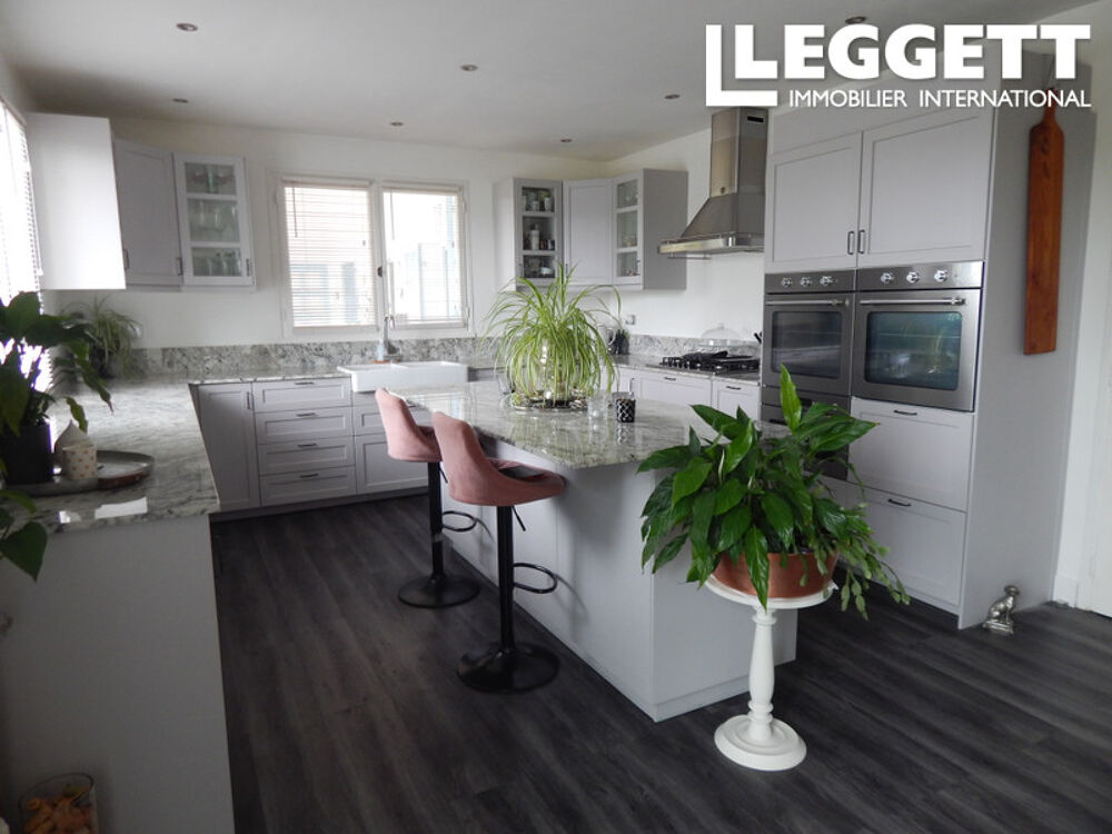 Vente Maison Maison contemporaine de luxe plus gite de deux chambres de plain-pied située dans un cadre magnifique. Édon