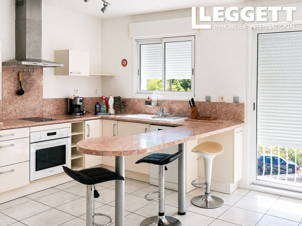 Vente Maison Un havre de paix : deux maisons communicantes, piscine, dépendances et 8 000 m² de paturage et bois. Pardailhan