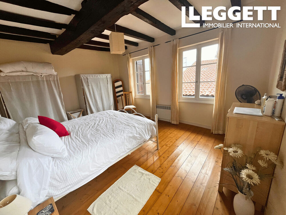 Vente Maison Charmante et spacieuse propriété située dans un village, avec balcon et vue magnifique. Cancon