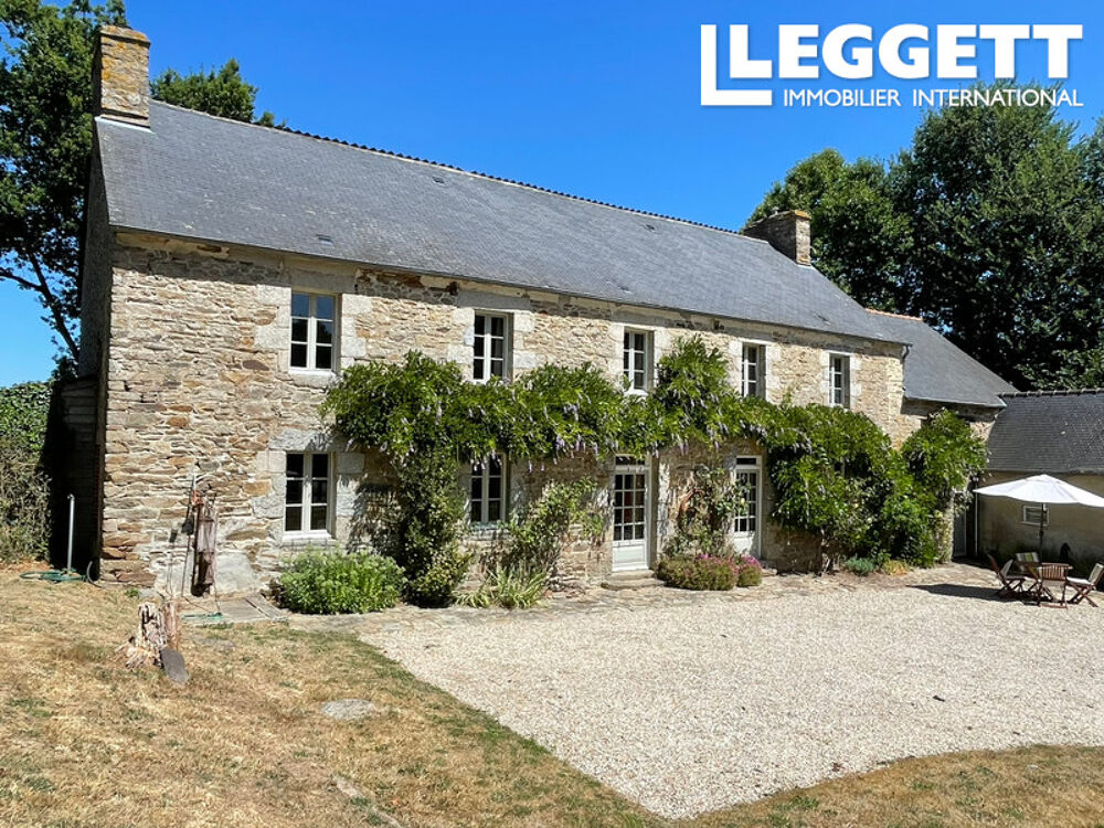 Vente Maison Superbe propriété indépendante en pierre avec piscine.  Une demeure pleine de caractère située en Bretagne Plouguenast-langast