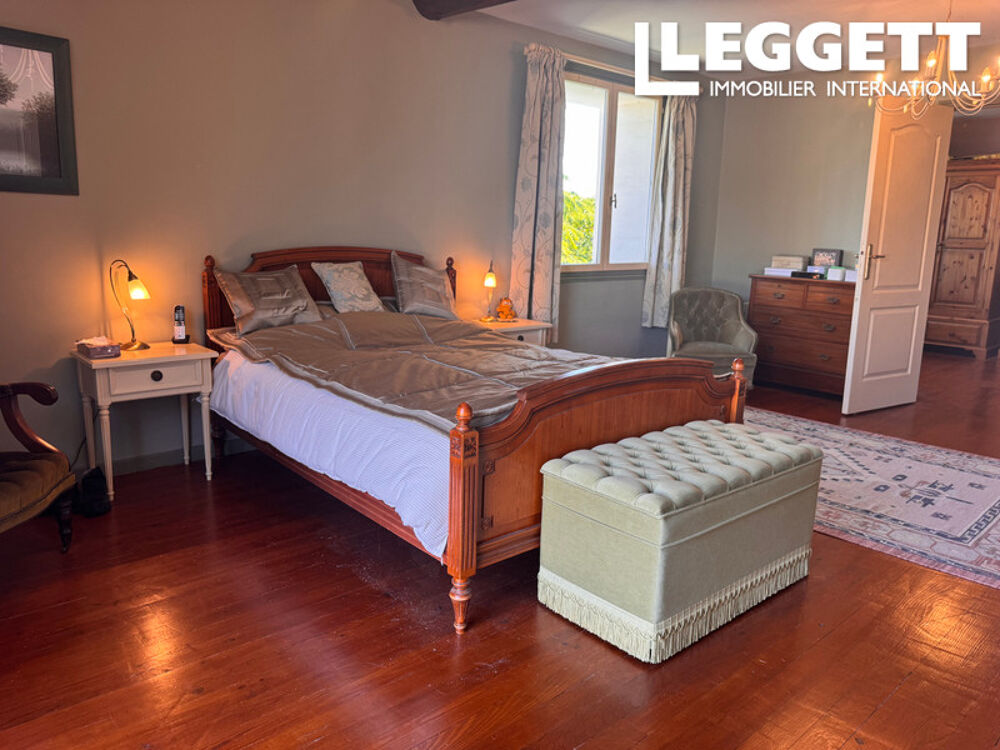 Vente Maison Propriété d'exception avec gîte, piscine chauffée, 2,6 hectares et vues panoramiques près de Brossac Brossac
