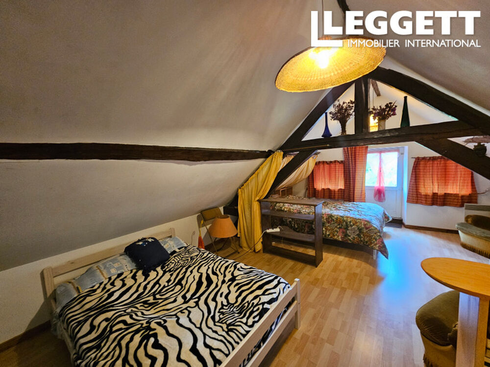Charmante maison mitoyenne de 4 chambres à vendre dans un village, avec jardin, verger et dépendances